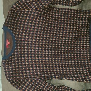 NWOT : Guess long sleeve shirt